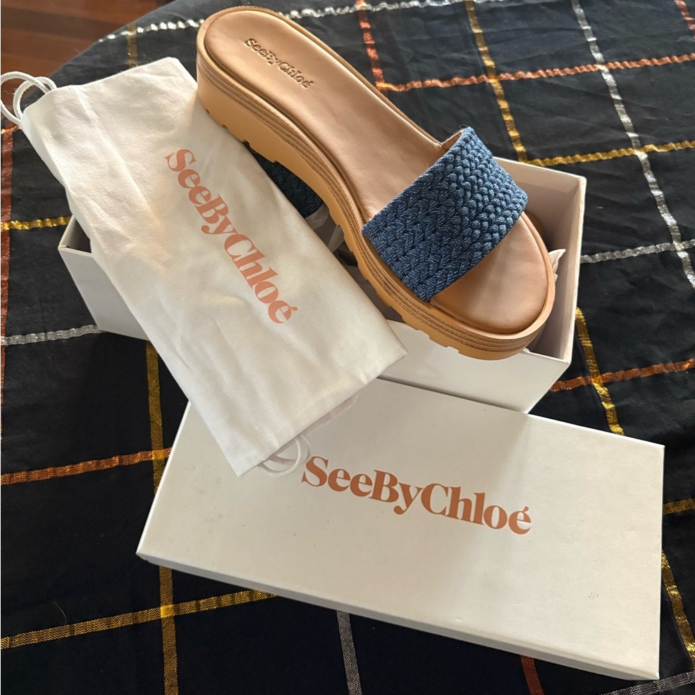 NEW with box and shoe bag. See By Chloe Blue and Tan Woven Sandals. Size 9.